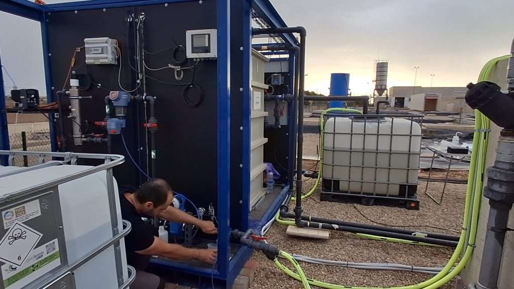 Planta piloto BIOBOX para eliminación de nitratos instalada en la EDAR de Los Alcázares, Murcia.